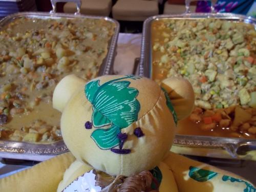 チキンカレーとシーフードカレー バザーカレー