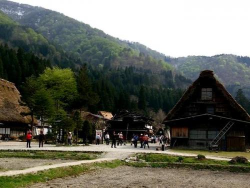 混雑を避けてゆったりと過ごす白川郷２