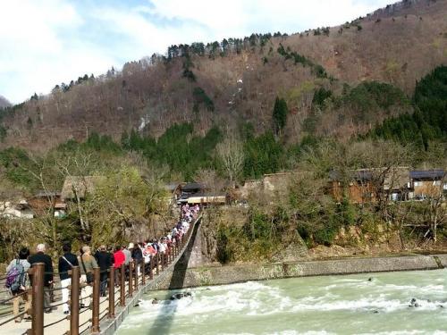 混雑を避けてゆったりと過ごす白川郷７