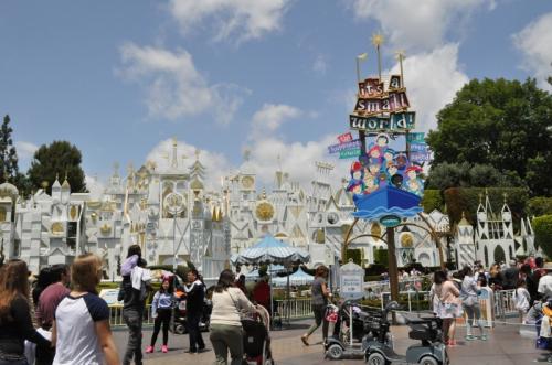 イッツ・ア・スモール・ワールド１