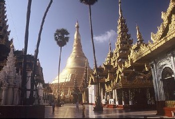 「シュエダゴンパゴダ」修復工事情報1