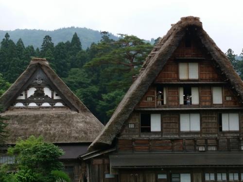 梅雨明けが待ち遠しいこの季節！白川郷１０