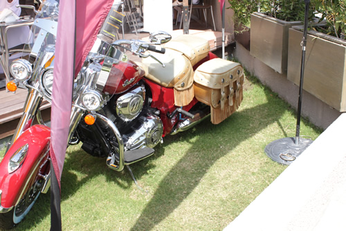 お店のディスプレイももちろんバイク