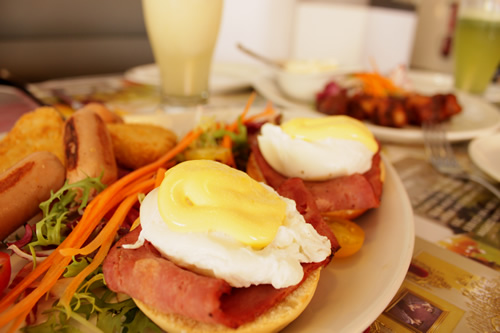 エッグ ベネディクト AED39