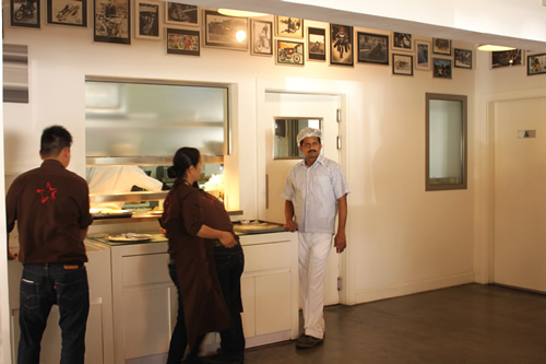 スタッフの服装もカジュアルな感じ