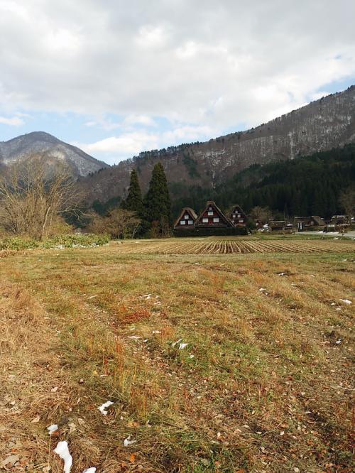 初冬の平日にゆっくり…“白川郷大好き” 