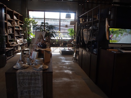 U2 SHIMASHOP入り口.JPG