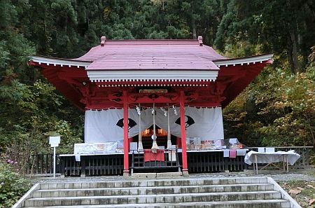 御座石神社
