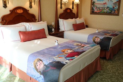 アナと雪の女王ベッド周り