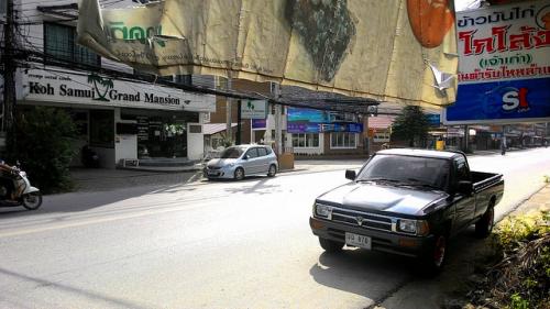 メインロード チャウエン カオマンガイ