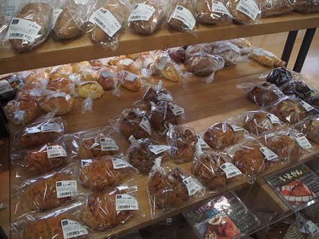 道の駅世羅 おへそカフェのパン.JPG