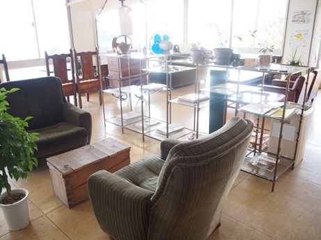 ウシオショコラトル店内カフェスペース.J