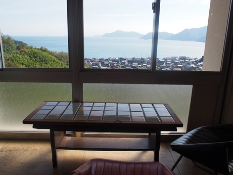 ウシオショコラトル店内カフェスペース4.