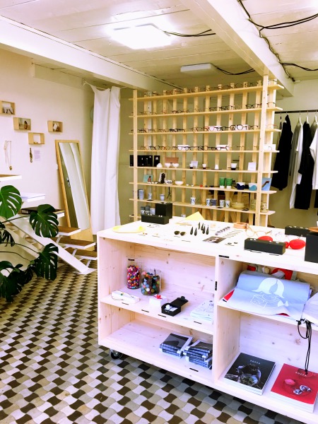 食器、サングラス