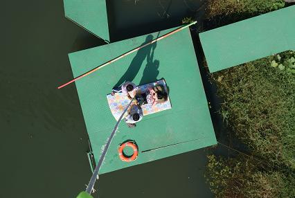 そしてお布団（？）の上にゴロリ