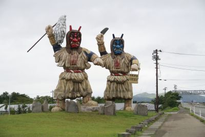 なまはげ立像