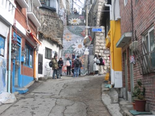 階段までアートが☆