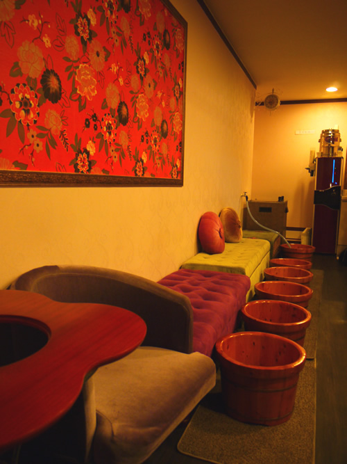 韓方〜な香りの足湯コーナー