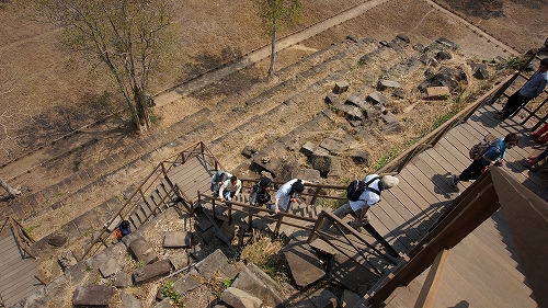 ピラミッド階段