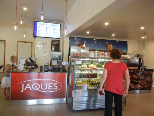 Jaques Cafe