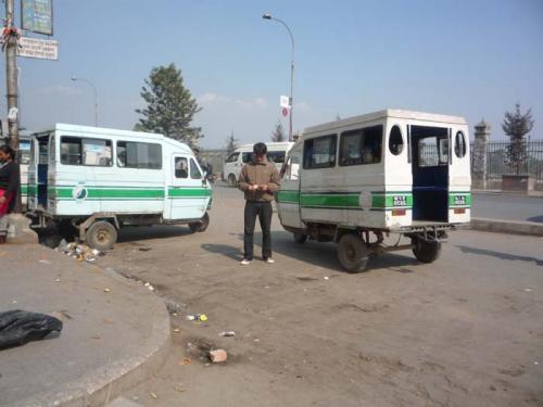 バス、タクシー3