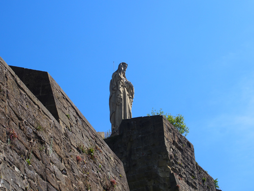 ウルグルキリスト像