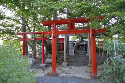 亀麿神社