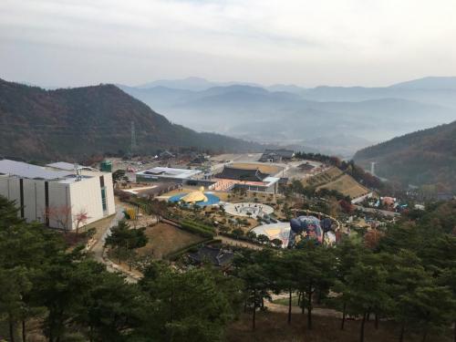 とんいぼがむ村