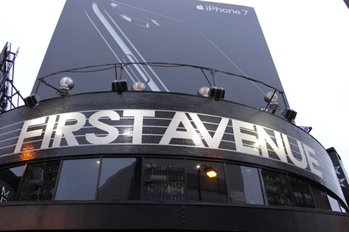 ファースト アベニュー外観