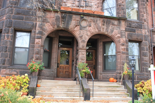 出入り口にはハロウィンのかぼちゃ