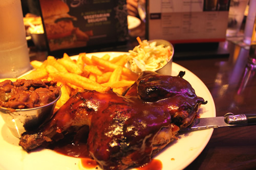 巨大なバーベキュー チキン