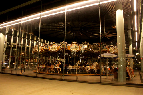 クラシックなメリーゴーランド