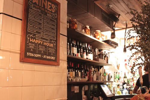 おひとり様でもOKのカウンター席