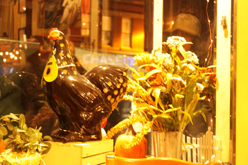 店内には鶏グッズがいっぱい