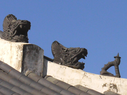 拡大してみると表情がユーモラス