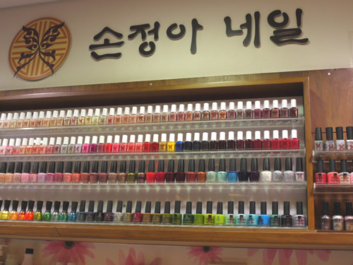 カラーはエッシーやOPIが揃います