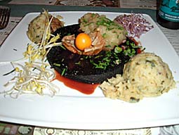 珍しい料理「ブルーンパンチ」