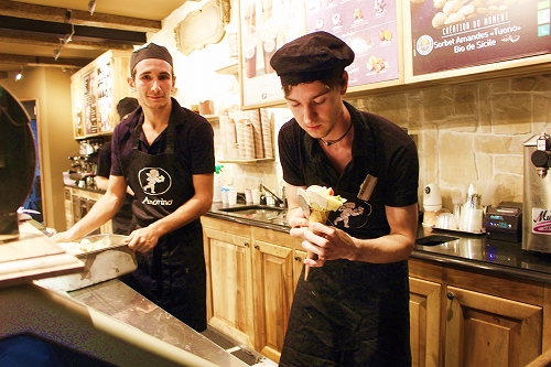 アモリーノ店員 作成中