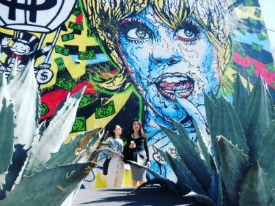 アロエ越しの友達♪