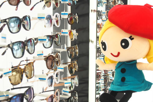 【ロッテ免税店】8-サングラス写真