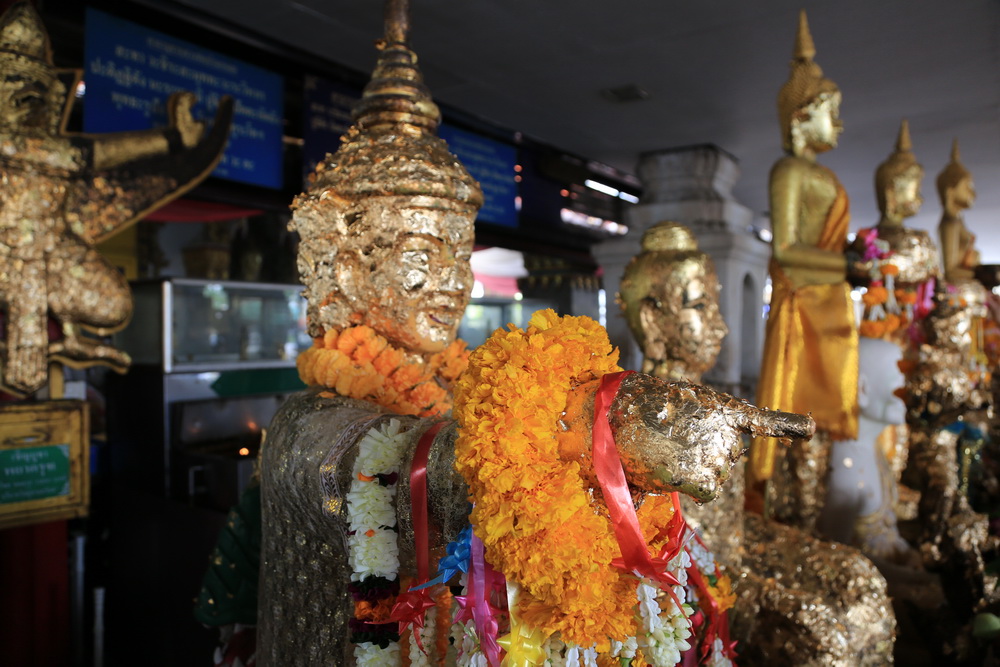 列車市場近くの寺院