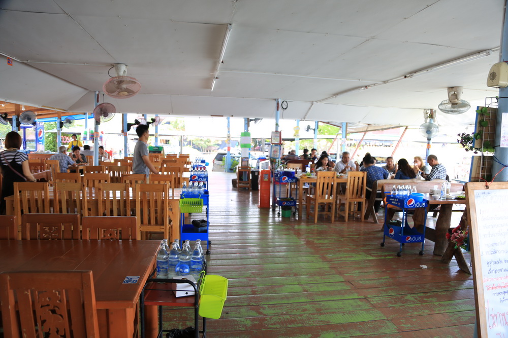 レストランの雰囲気