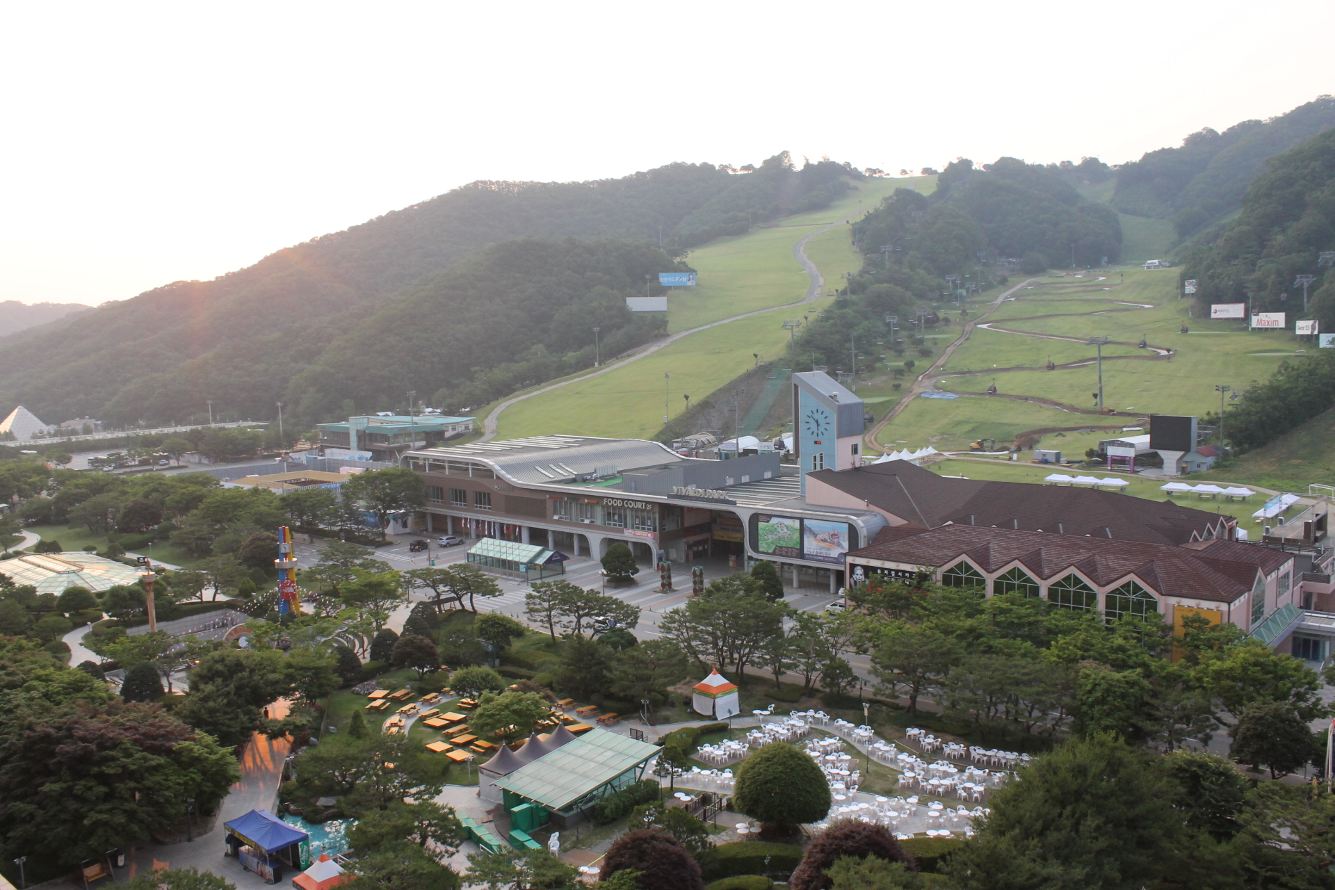 1泊目部屋から朝景
