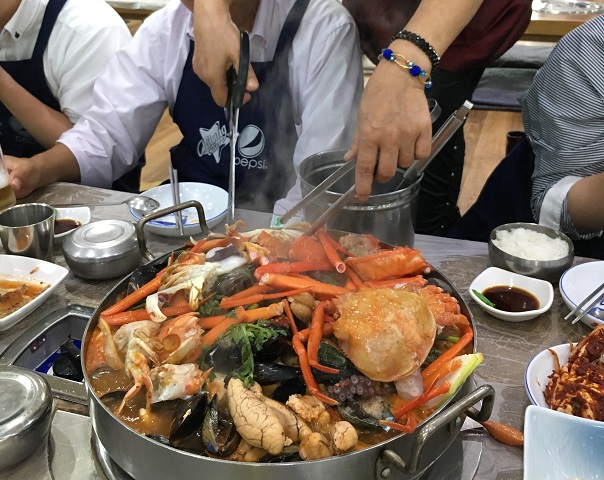 鍋を切り分け画像