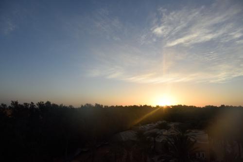 クサールギレン朝日