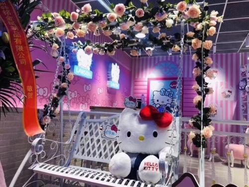 hello kitty Lawson 3