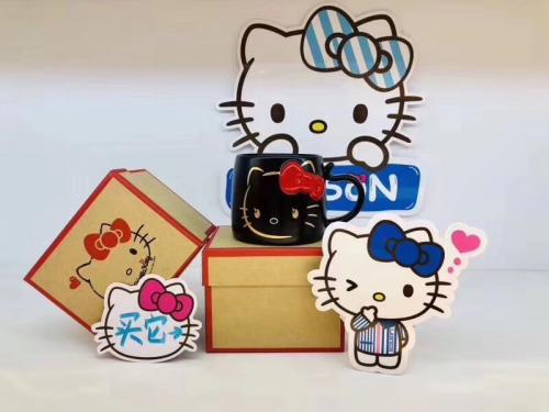 hello kitty Lawson 4