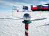 【南極点フライトの旅】 究極のパワースポット南極へ！ 3時間半のフライトで南極点へ。24時間沈まぬ太陽、白一色の世界・・・感動の風景が待っています。