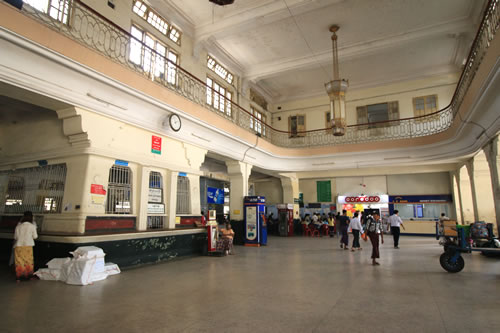 ヤンゴン中央駅 駅舎