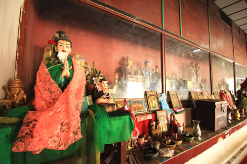 シュエズィーゴン・パゴダ ナッ神の像